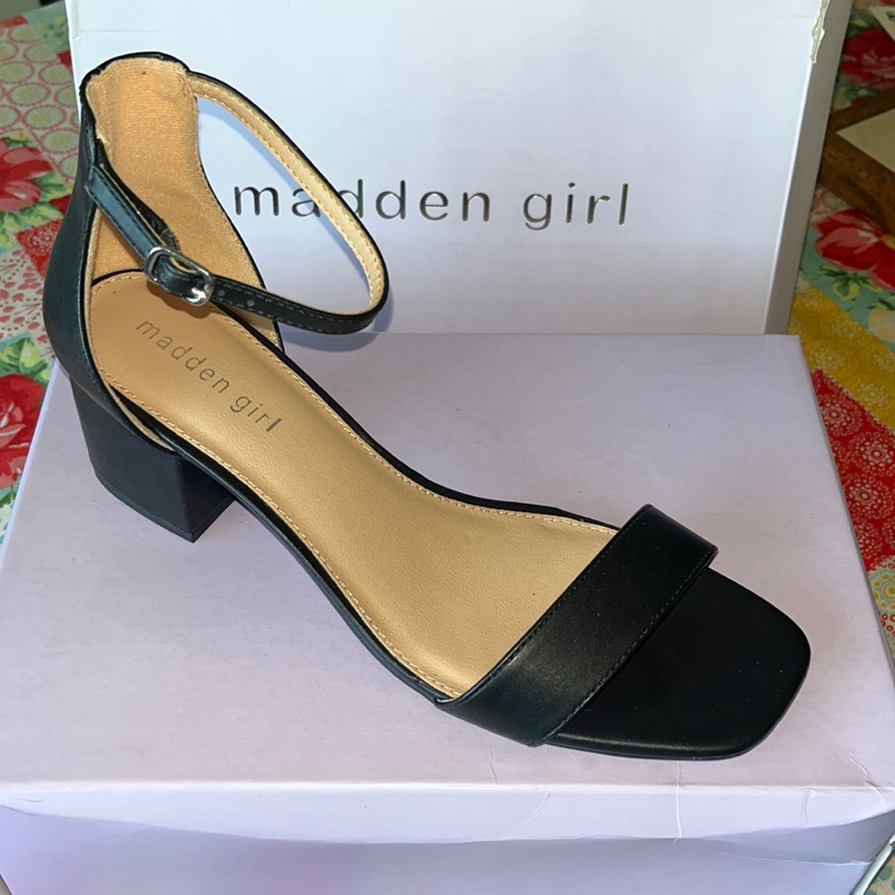 Madden Girl Dress Sandals, Size 9.5, NIB.